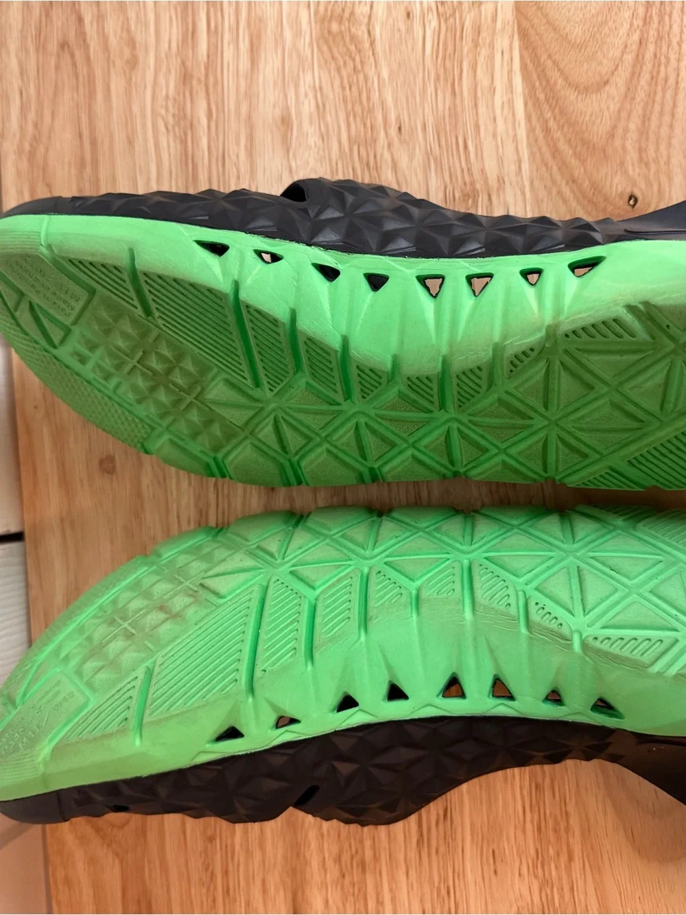 Nike lightweight slip